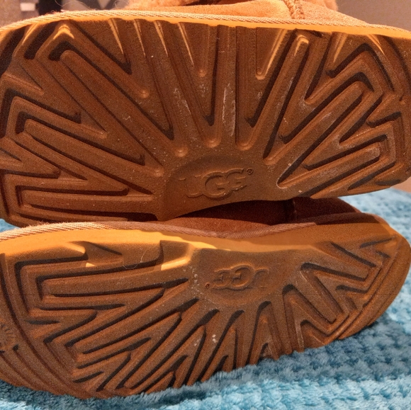 UGG light pink boots - Picture 5 of 5